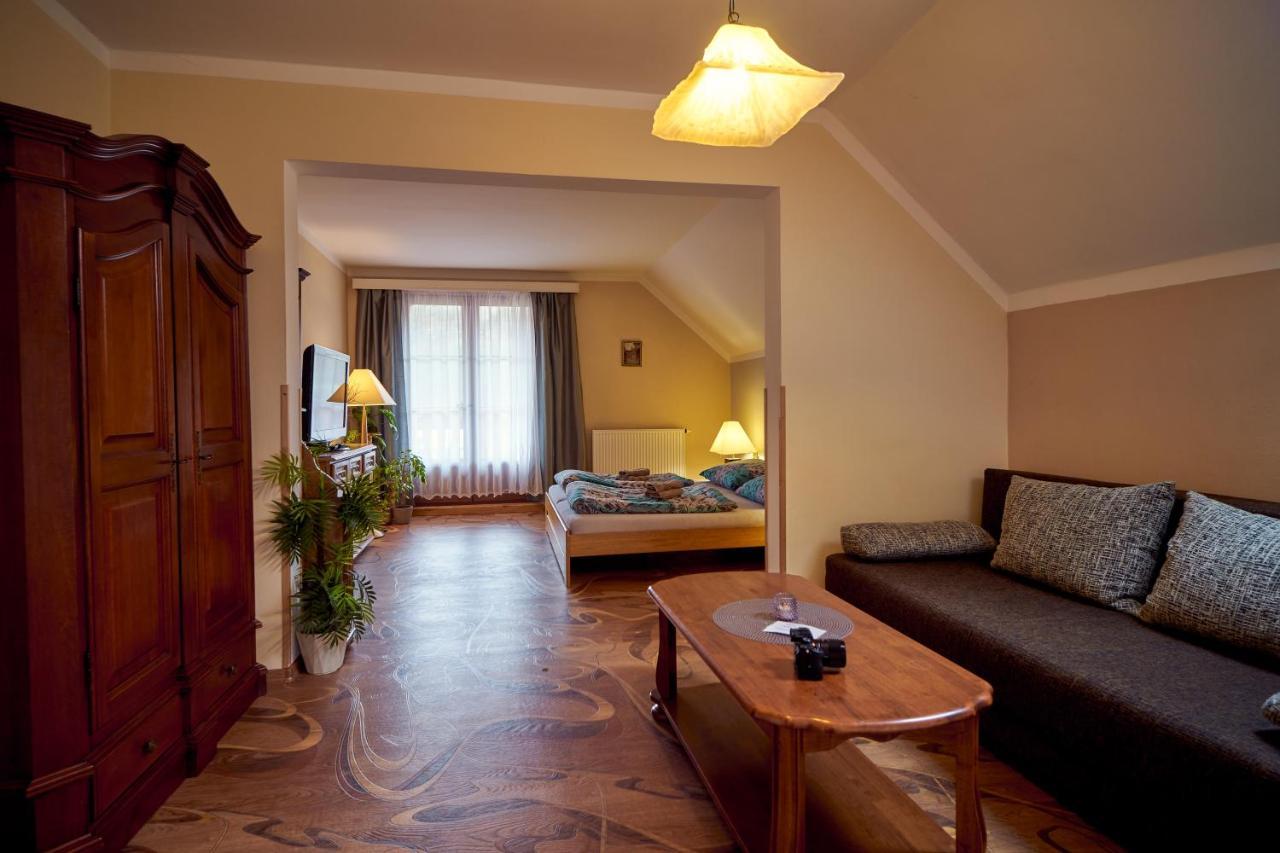 Penzion Na Hradcanech Nové Město nad Metují Extérieur photo