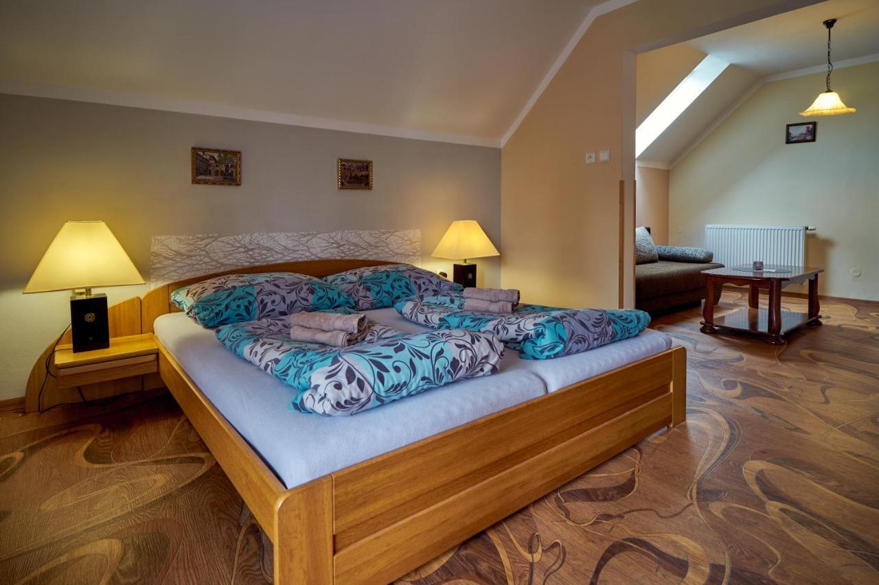 Penzion Na Hradcanech Nové Město nad Metují Extérieur photo