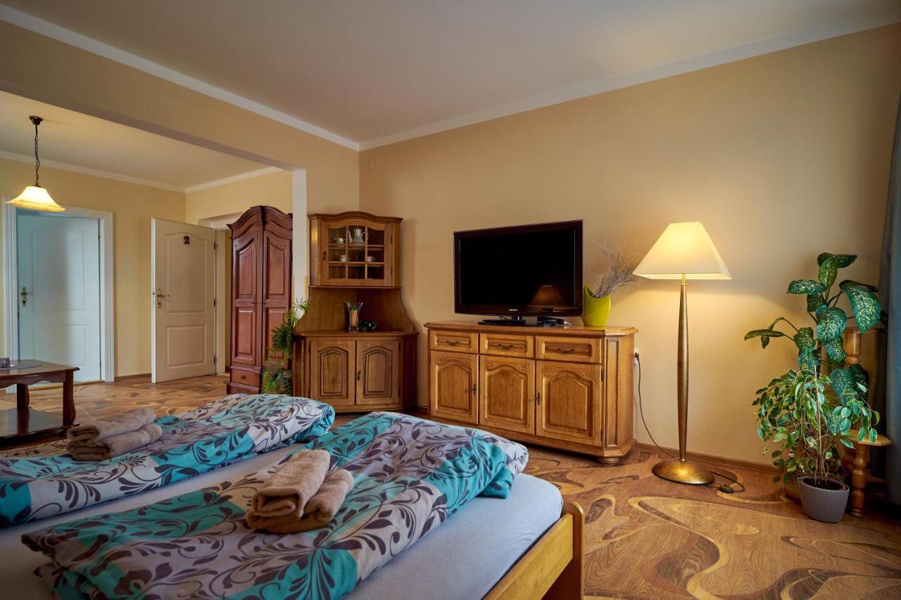 Penzion Na Hradcanech Nové Město nad Metují Extérieur photo